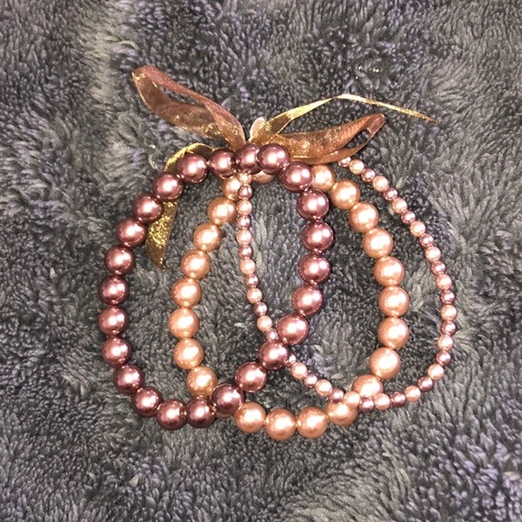 Faux Pearl Bracelets - Picture 2 of 4